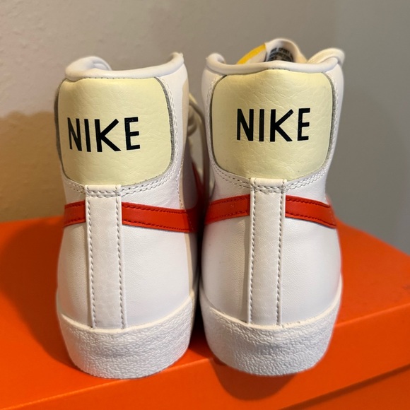 NIKE BLAZER MID '77
CASUAL SHOES Size 10 - Picture 5 of 9